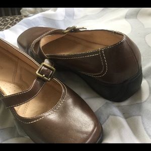 Naturalizer Brown Wedged,Strap Buckle 10 M